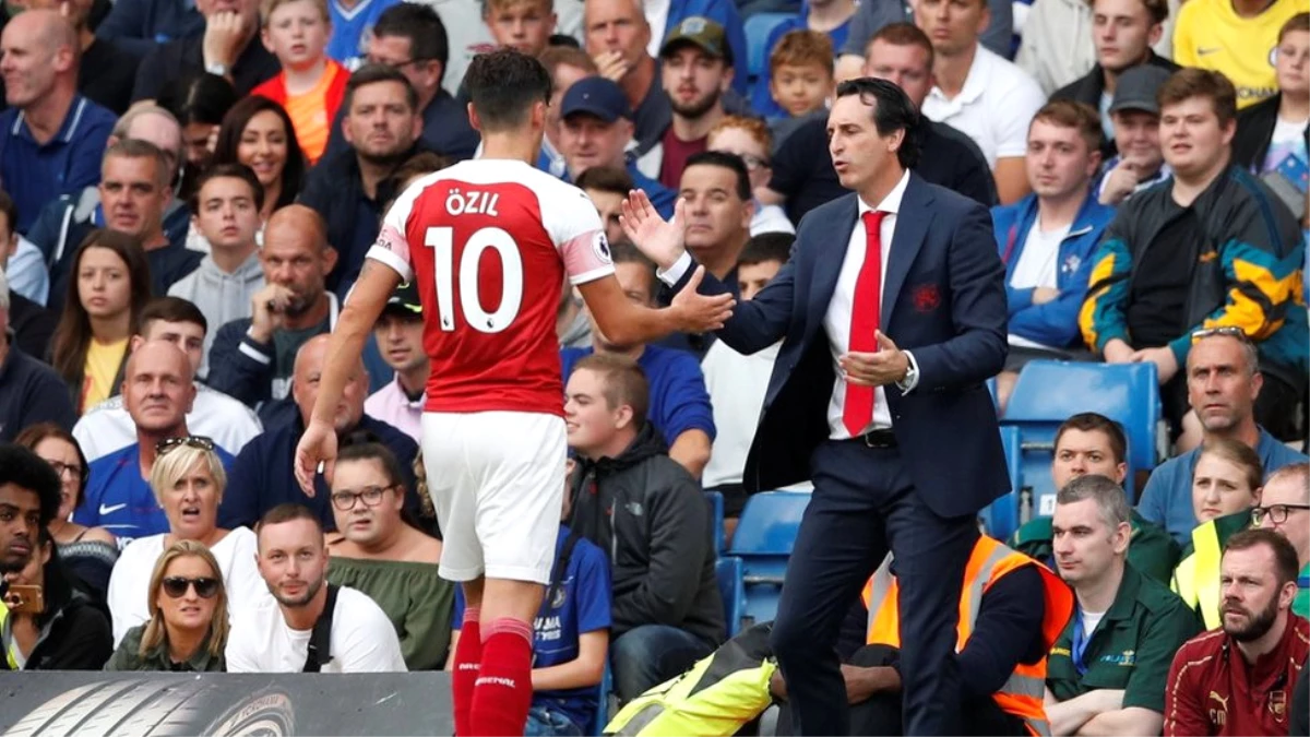 Arsenal Teknik Direktörü Emery: Özil\'le Tartıştığımız İçin Kadroya Alınmadığı Doğru Değil