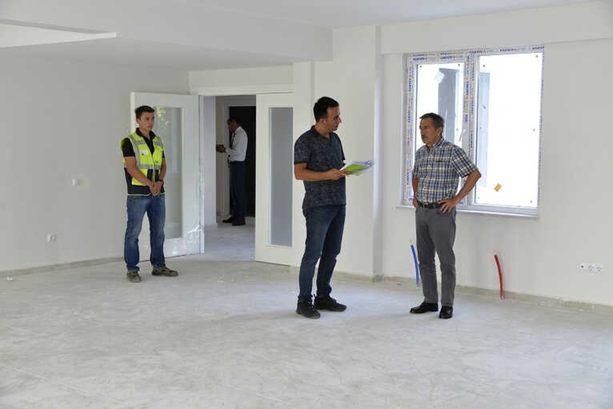 Ataç, Sütlüce Gençlik Merkezi\'ni İnceledi