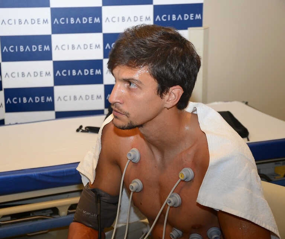 Bursaspor\'un Yeni Transferi Santiago Vergini Sağlık Kontrolünden Geçti