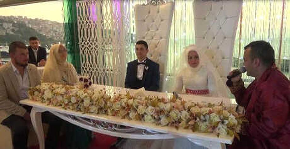 Damatla Nikah Memurundan Geline Şaka