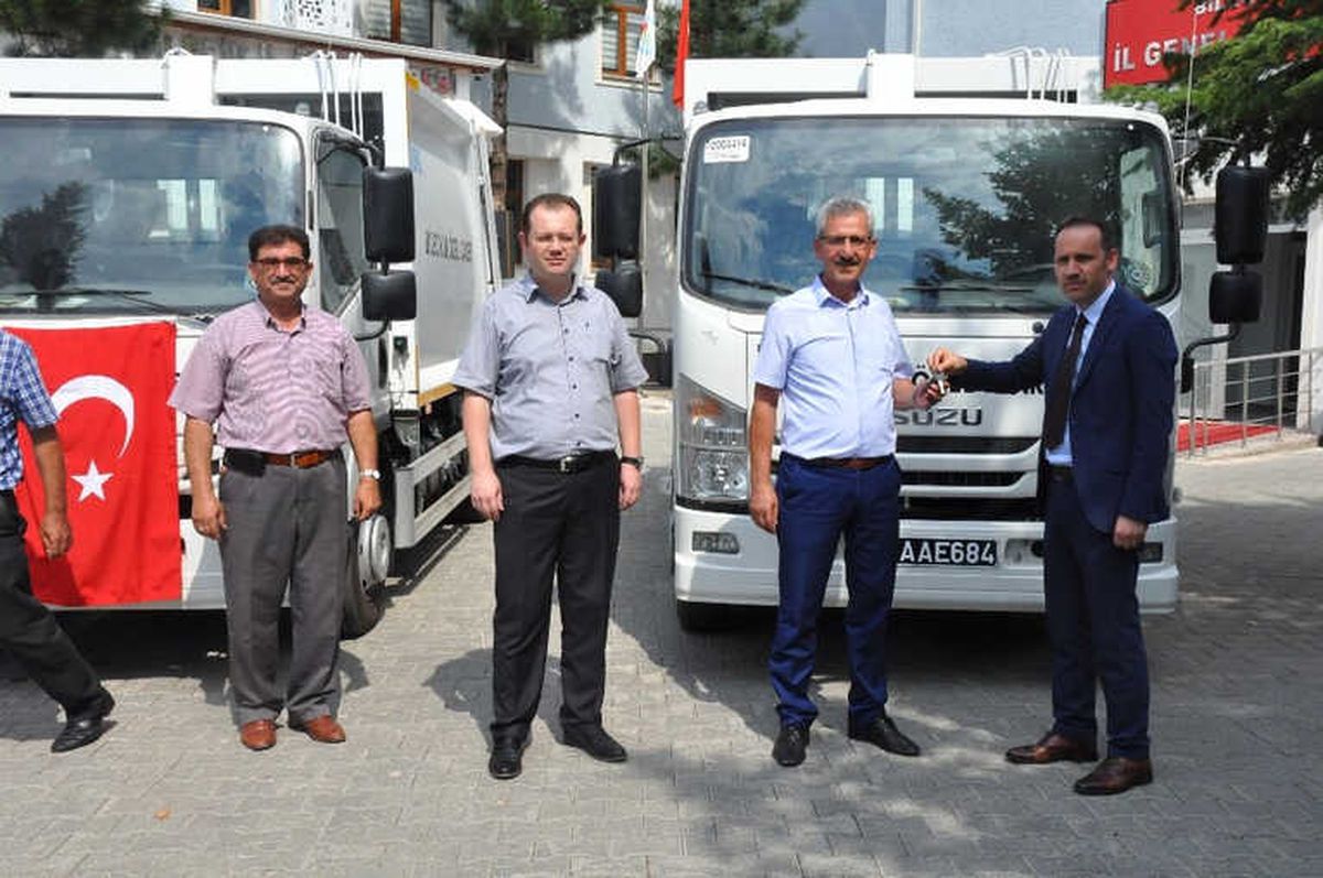 İl Özel İdaresinden Köylere Çöp Kamyonu