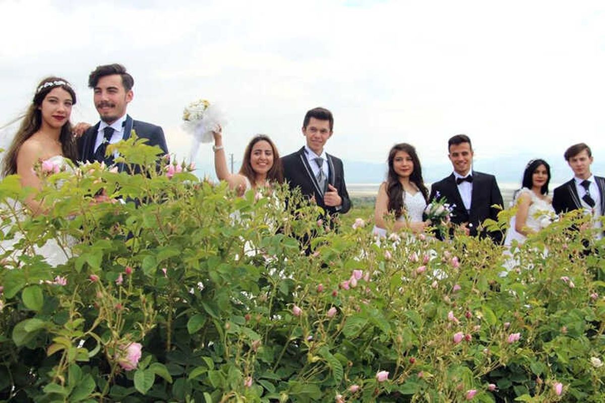 Isparta Belediyesi, Yaz Tatili Döneminde 618 Çiftin Hayatını Birleştirdi