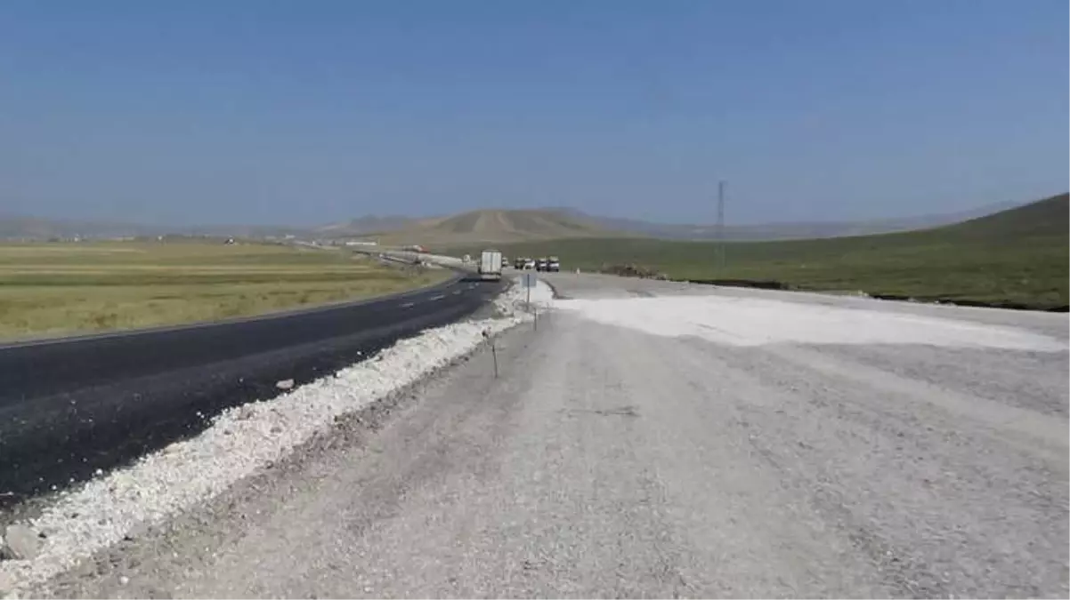 Kars-Digor-Iğdır Karayolu\'nun Yapımı Devam Ediyor