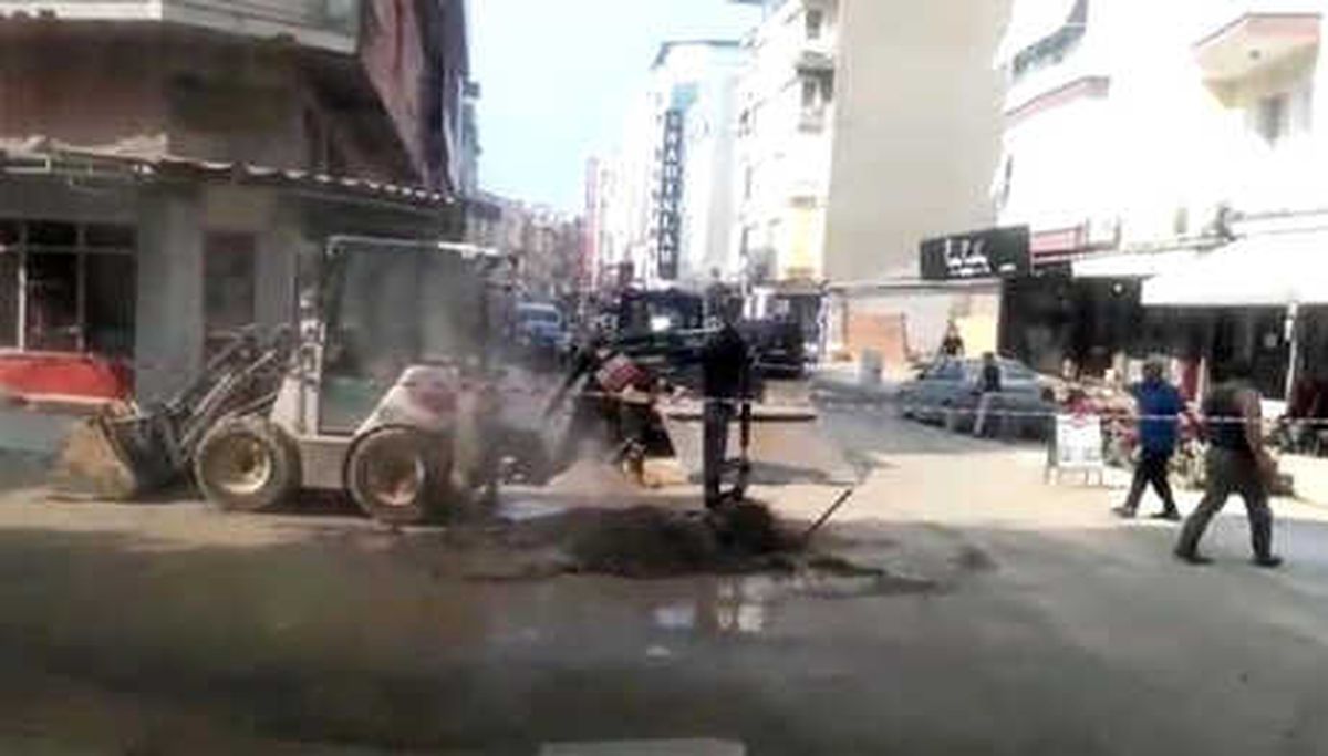 Manisa\'da Patlayan Doğalgaz Borusu Paniğe Neden Oldu