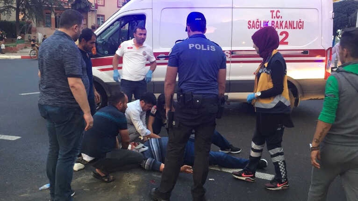 Motosiklet ve Bisiklet Çarpıştı: 2 Yaralı
