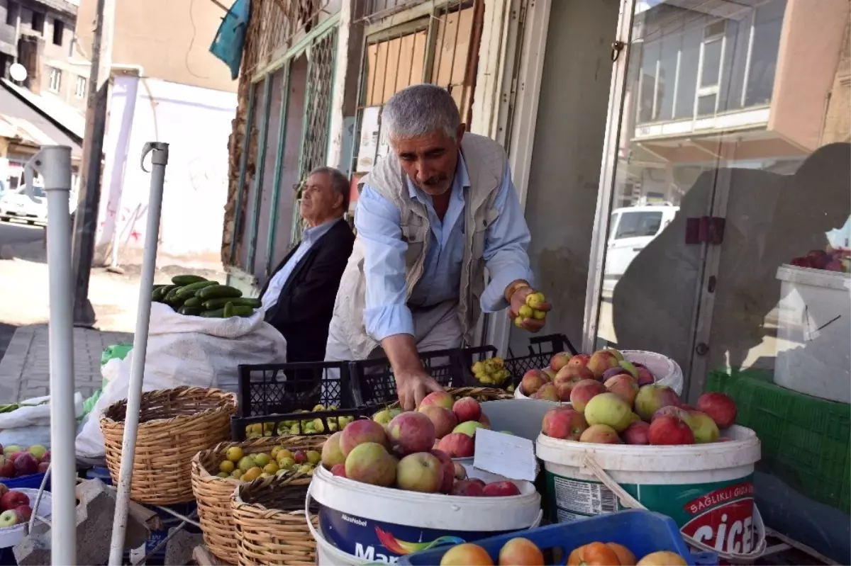 Muş\'un Yerli Sebze ve Meyveleri Tezgahları Süslüyor