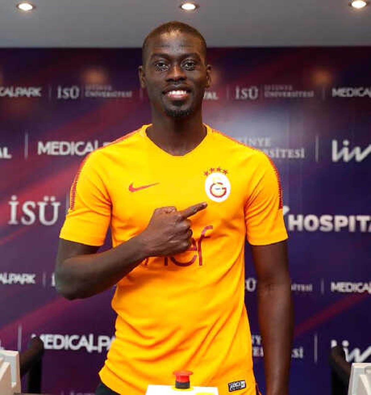 N\'diaye Sağlık Kontrolunden Geçti