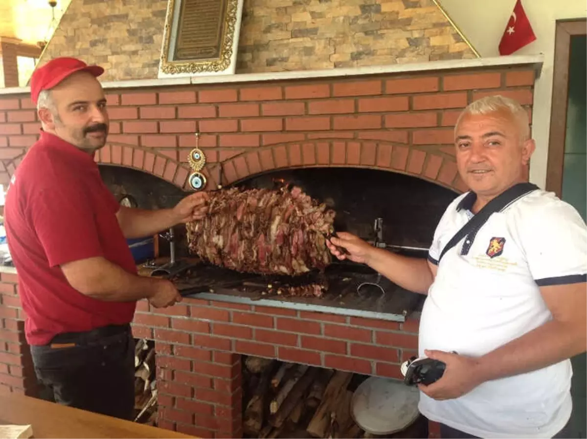 Oltu Cağ Kebapçıları Bayram Tatili Sonrası Mesaiye Başladı