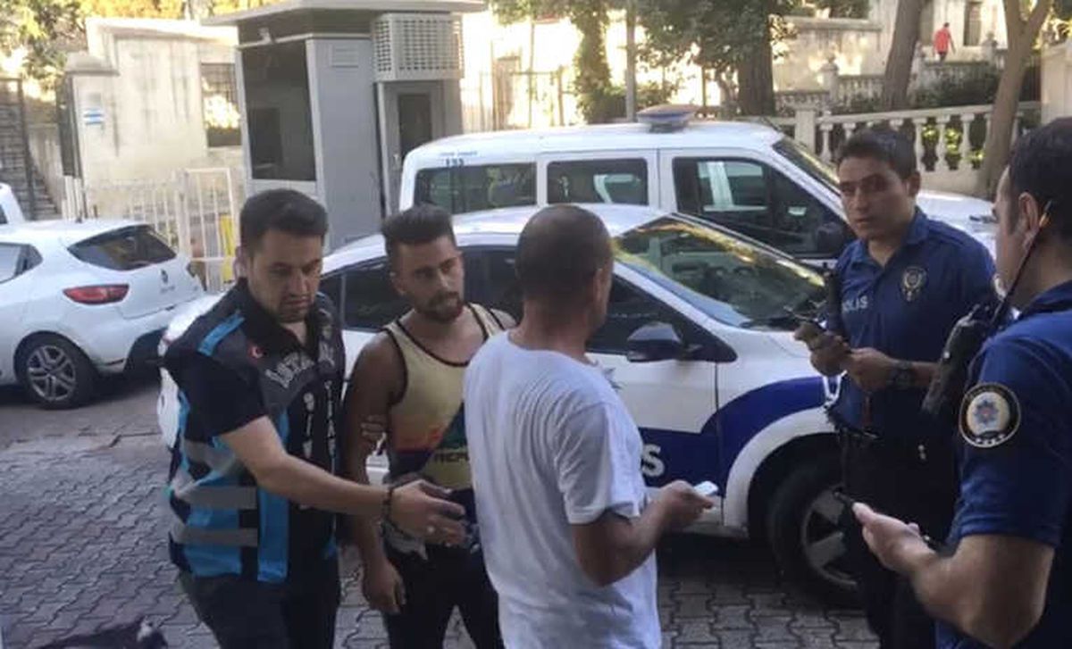 İstanbul\'da Sevgilisiyle Tek Teker Üstünde Terör Estiren Maganda Yakalandı