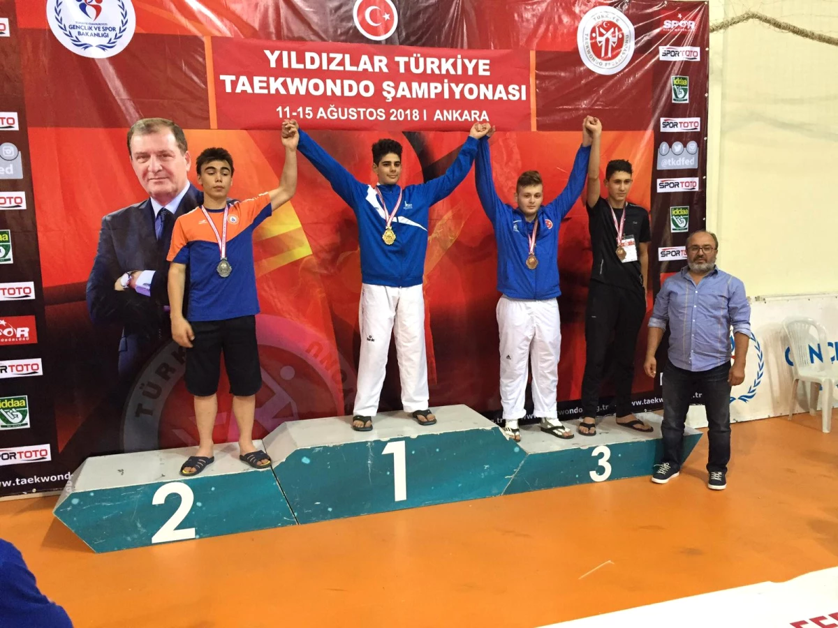 Taekwondo\'da Büyük Başarı