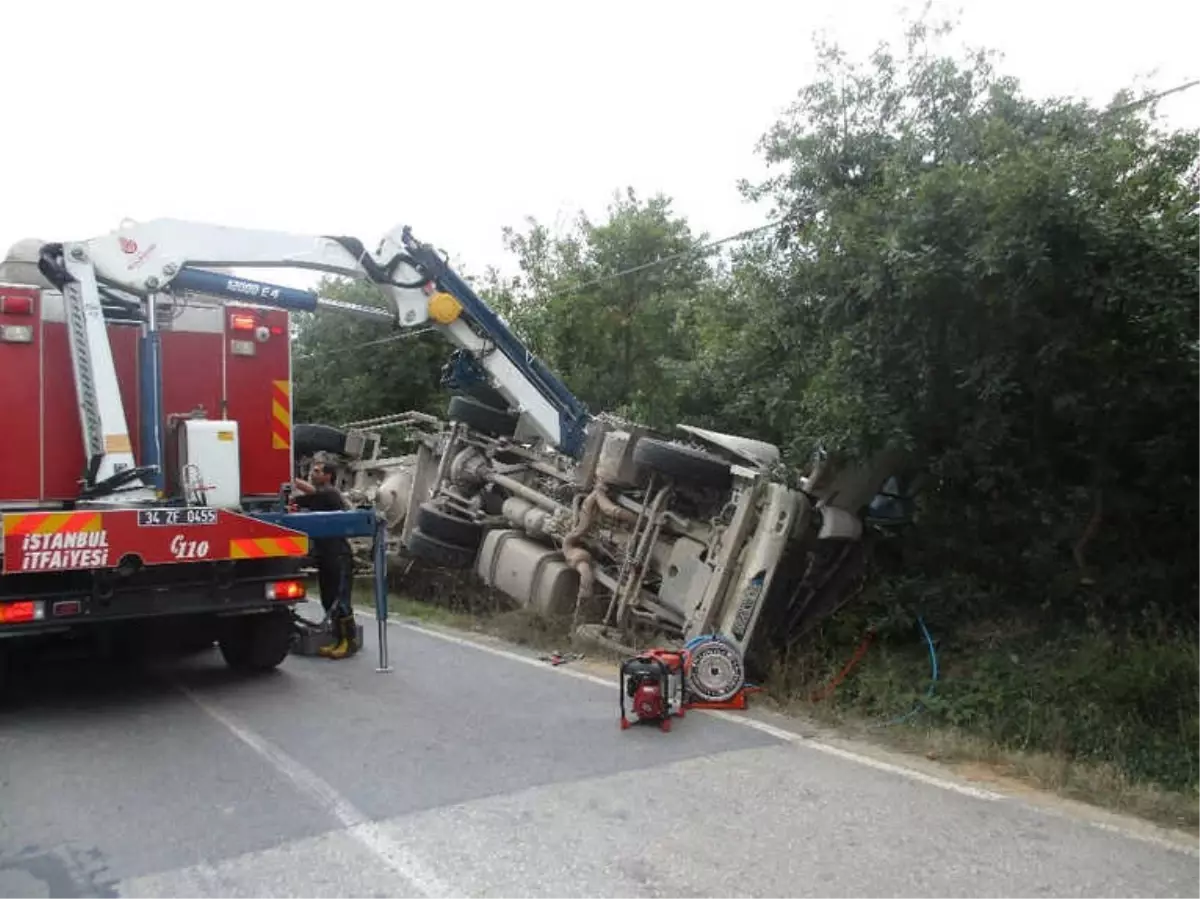 Tankerde Sıkışan Sürücü 4 Saatte Kurtarıldı