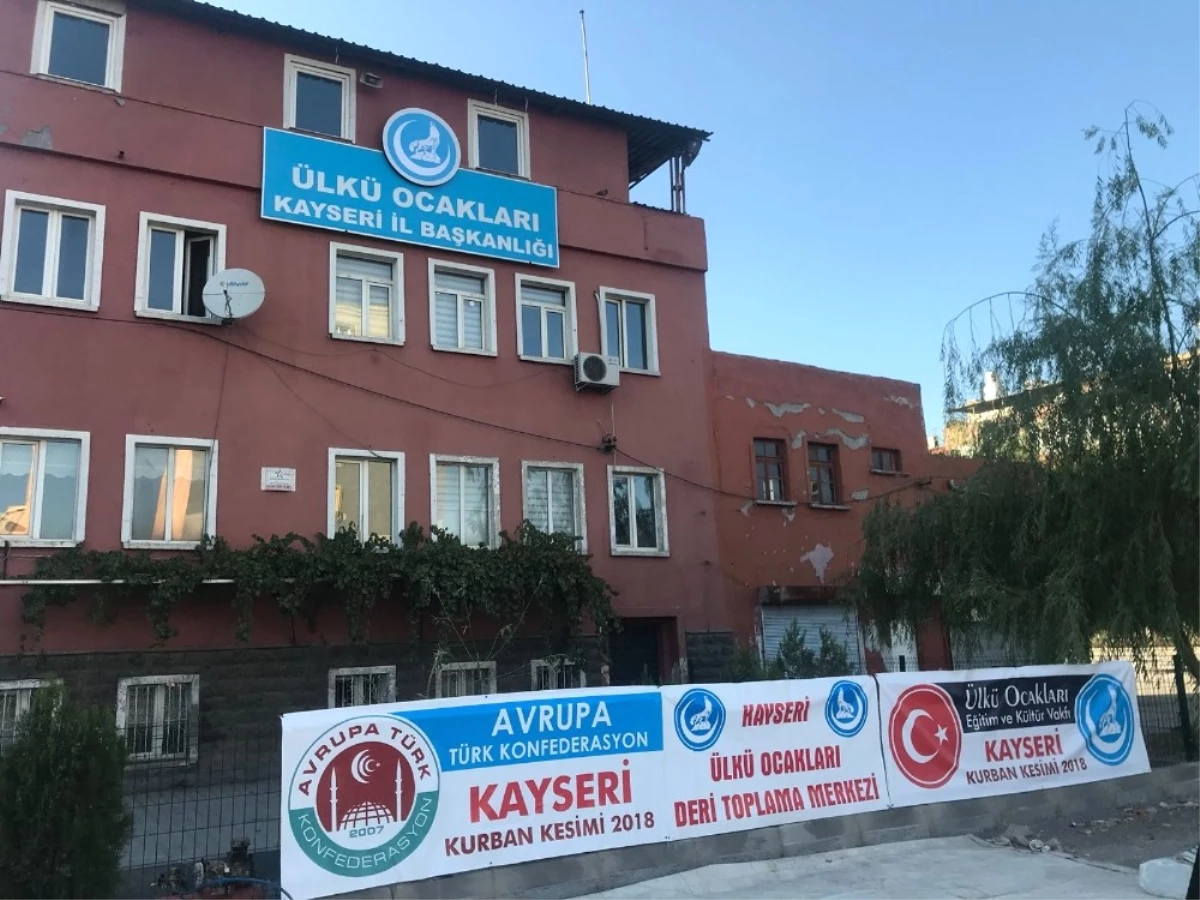 Ülkü Ocakları Kayseri İl Başkanlığı 100 Kurban Kesti