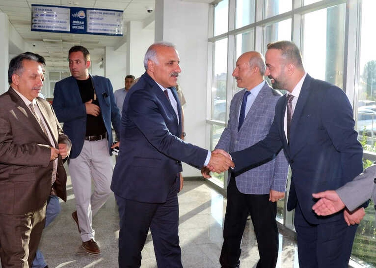 Vali Zorluoğlu\'ndan Zabıtaya Geçmiş Olsun Ziyareti