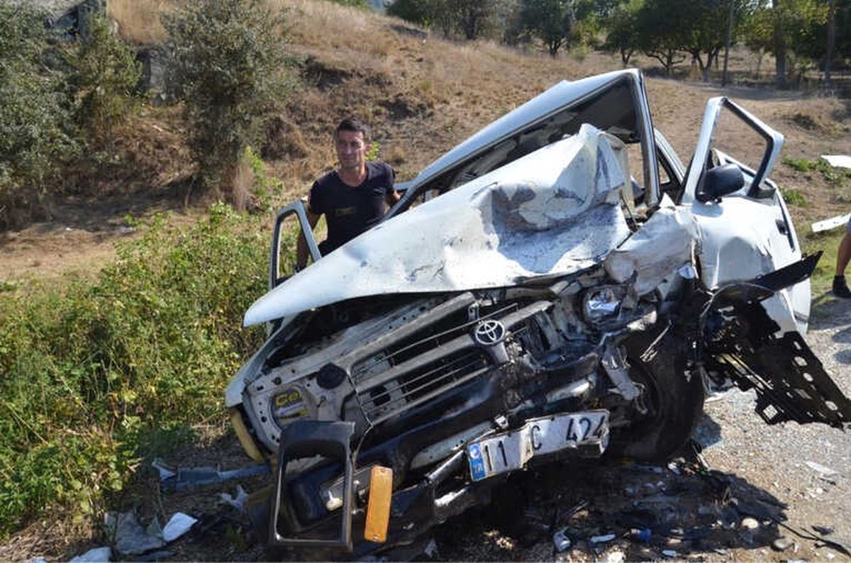 Bilecik\'teki Kazada Ağır Yaralanan Sürücü Hayatını Kaybetti