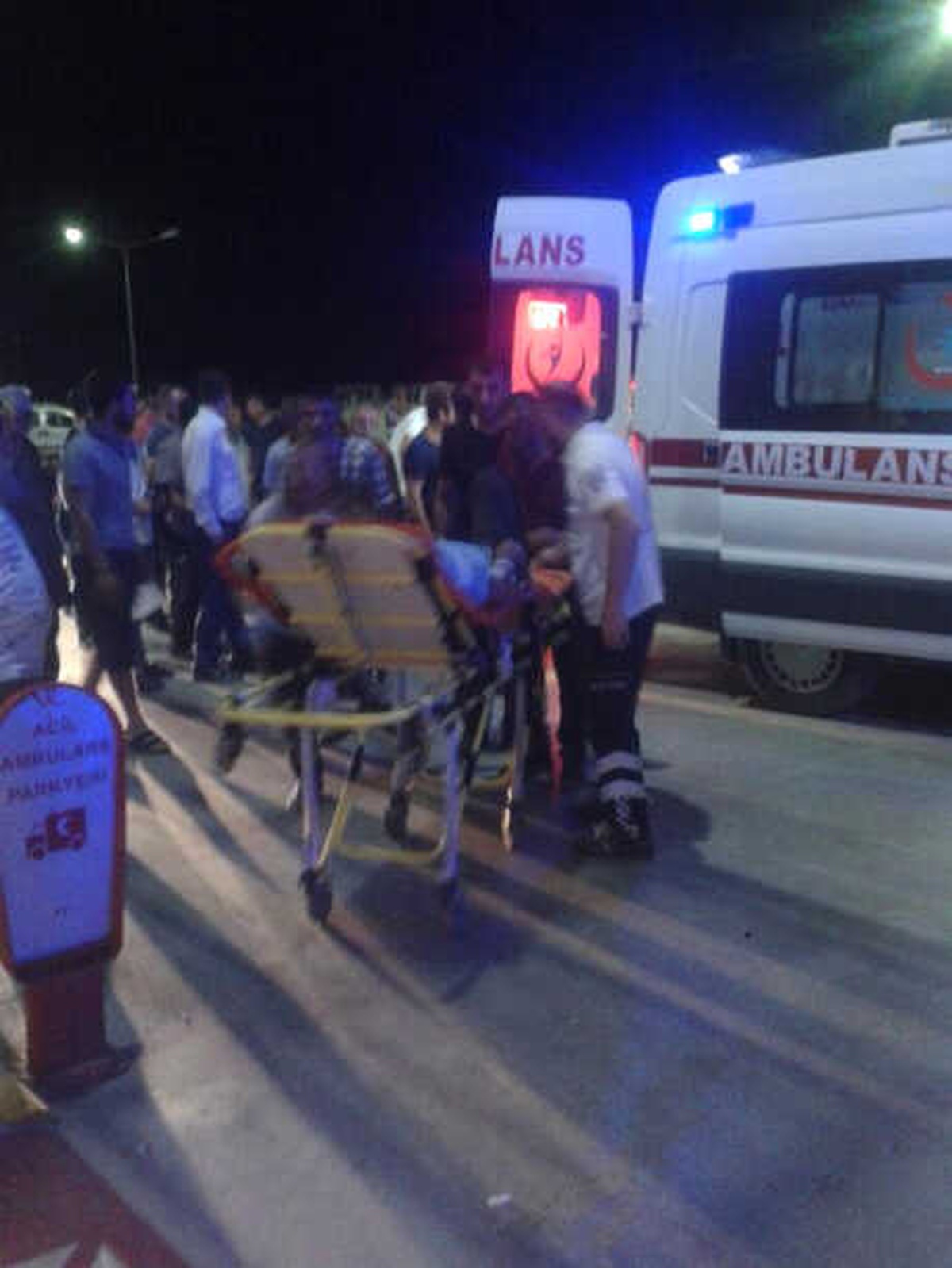 Düğünde Silahla Havaya Ateş Açıldı: 4 Yaralı