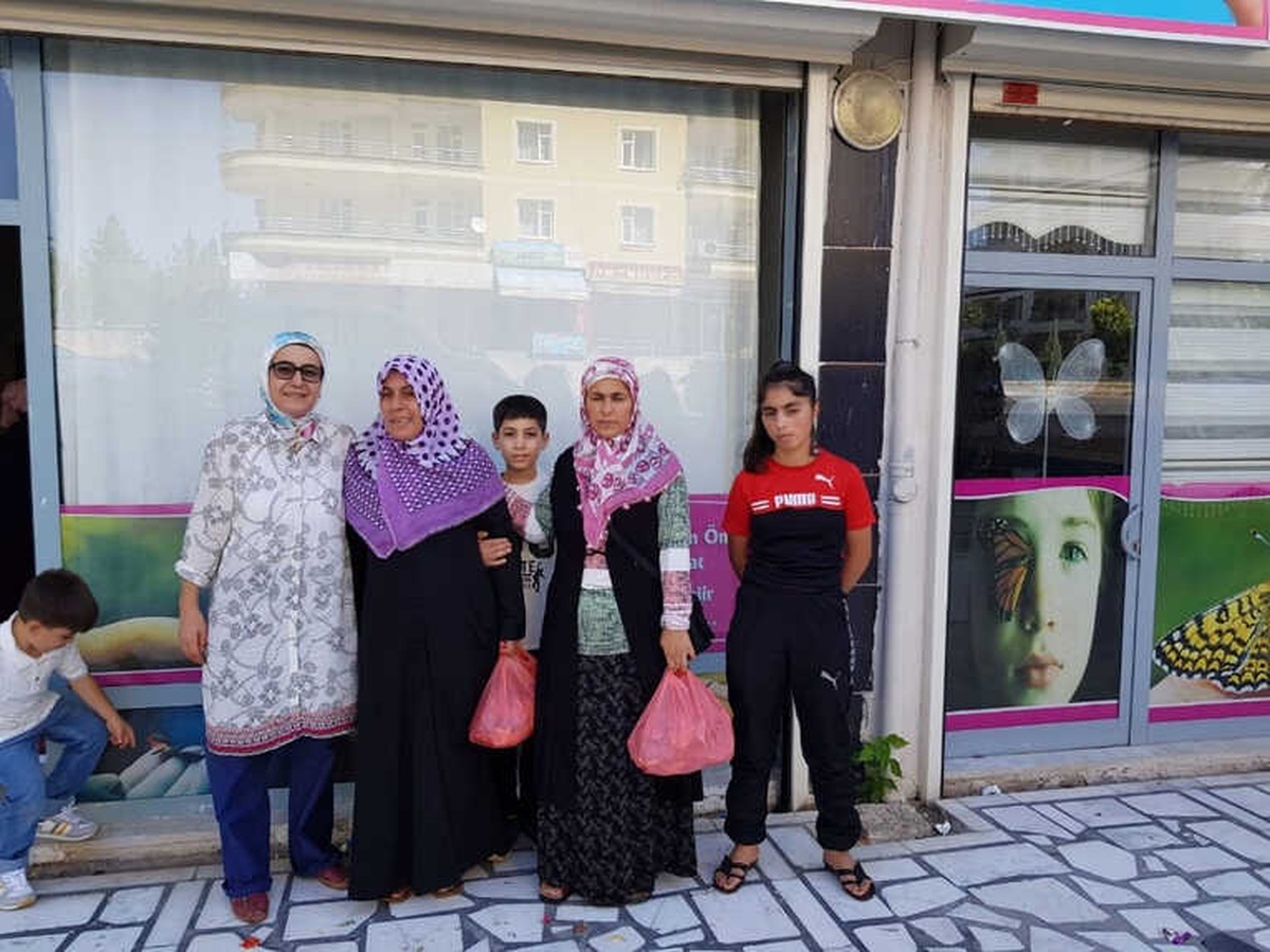Gerçekler Dünyası\'ndan 83 Aileye Kurban Yardımı