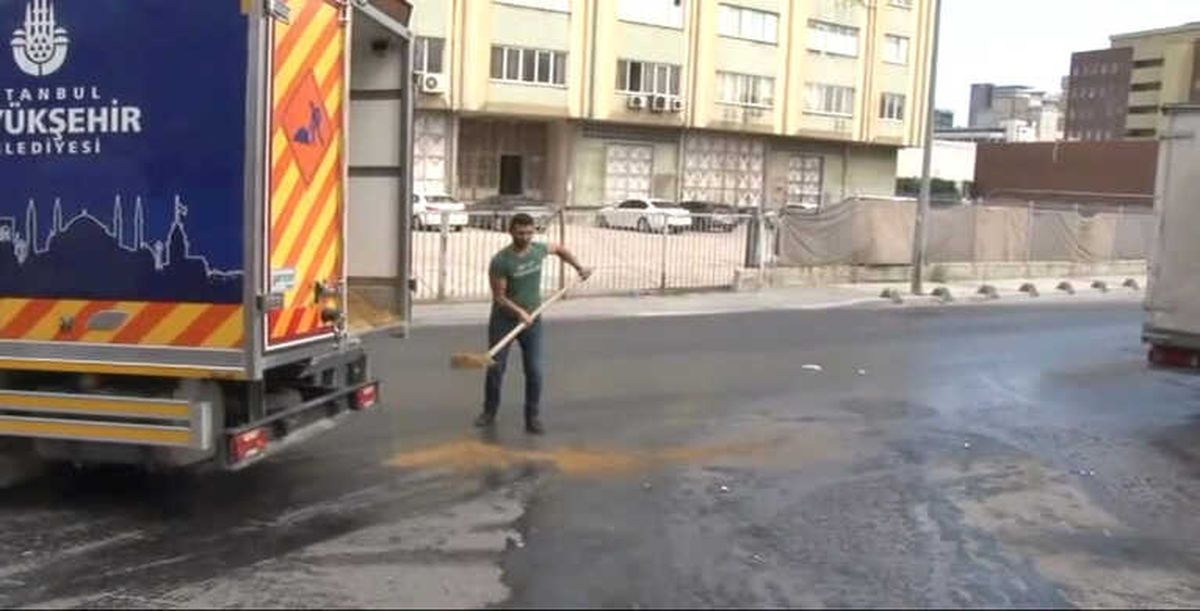 İstanbul\'da Kimyasal Madde Paniği: 2 Yaralı