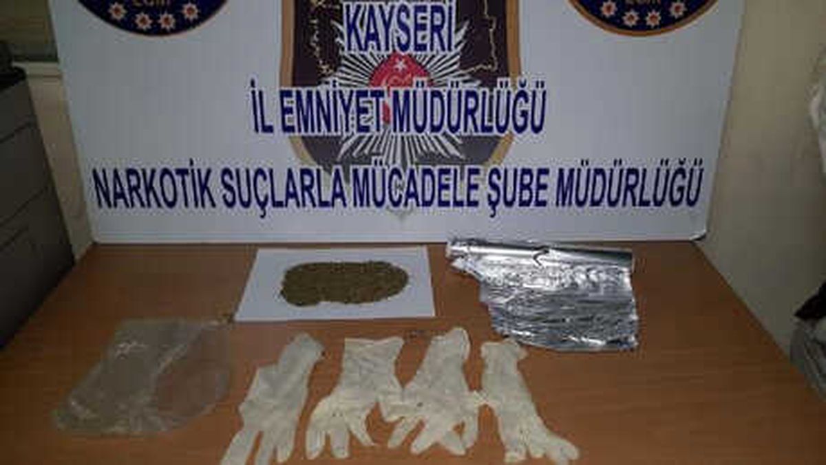 Kayseri\'de Uyuşturucu Satıcılarına Operasyon: 5 Gözaltı