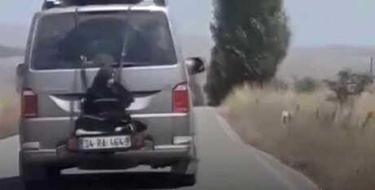 Minibüsün Arkasına Bağlı Yolculukta Sürücüye Gözaltı