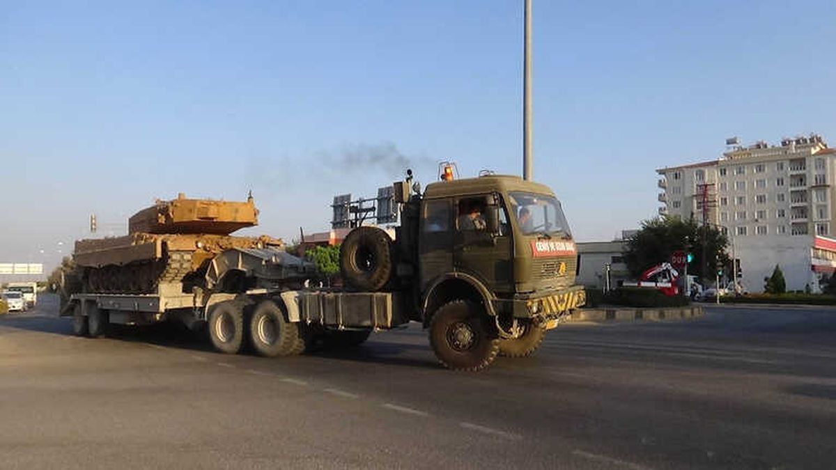 Münbiç ve Tel Rıfat\'a Askeri Sevkiyat Sürüyor