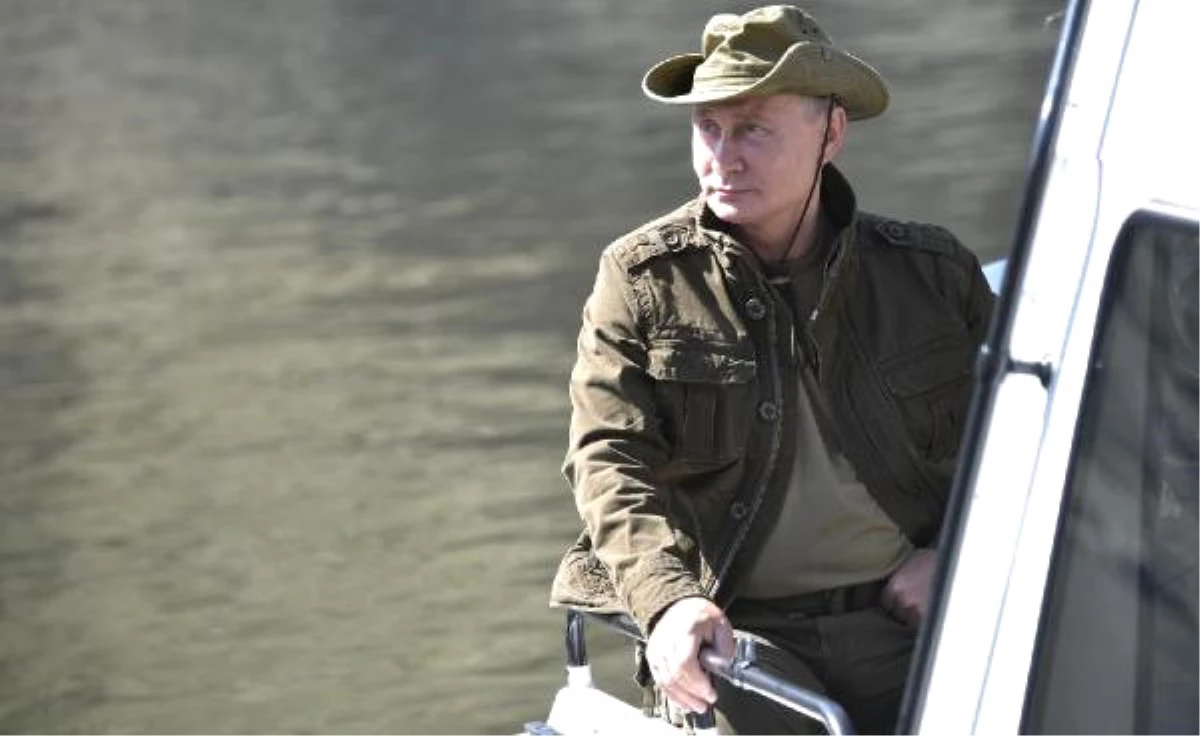 Putin Yenisey\'de Mantar Topladı