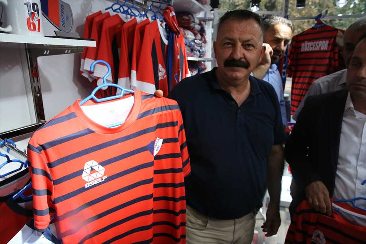 AK Parti\'den Düzcespor\'a Destek