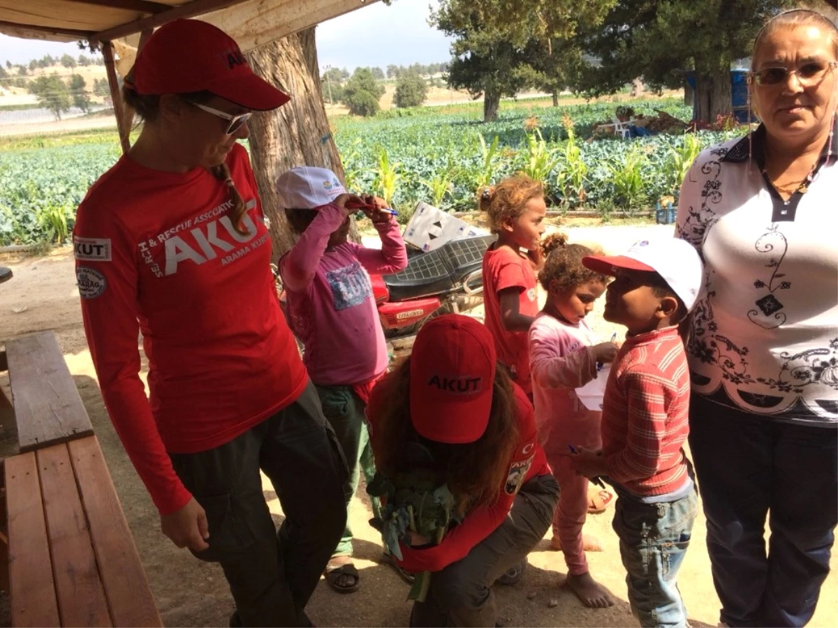 Akut Yardım Malzemelerini İhtiyaç Sahiplerine Ulaştırdı