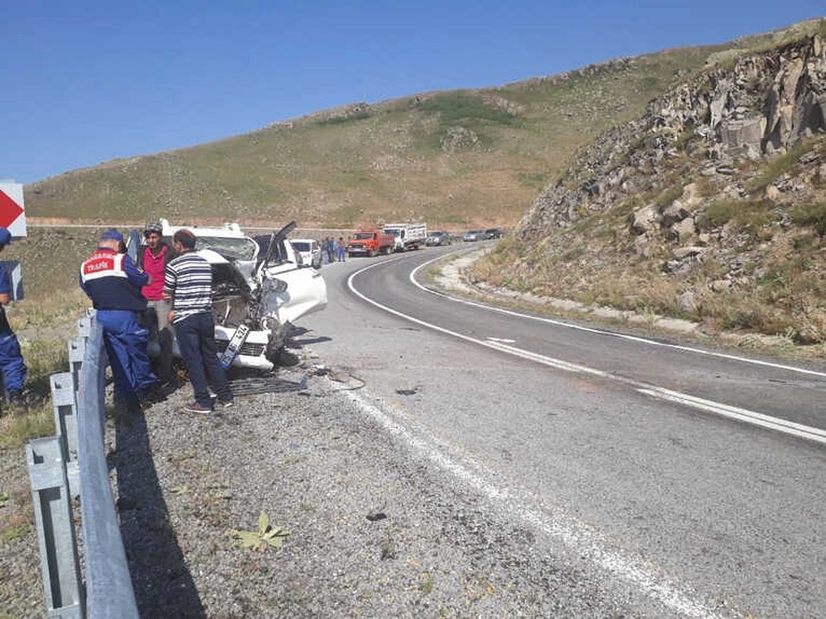 Ardahan\'da Trafik Kazası: 4 Yaralı