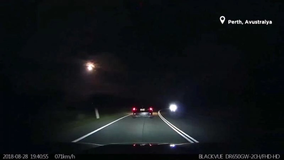 Batı Avusturalya\'da Büyük Bir Meteor Geçişi Gözlemlendi