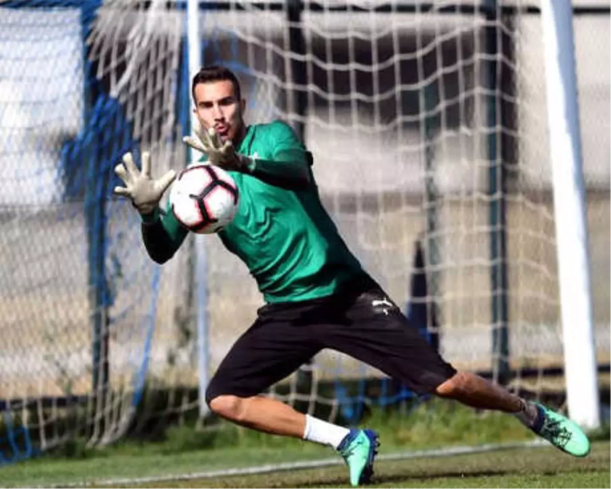 Bursaspor\'da Harun Gidiyor, Love Geliyor