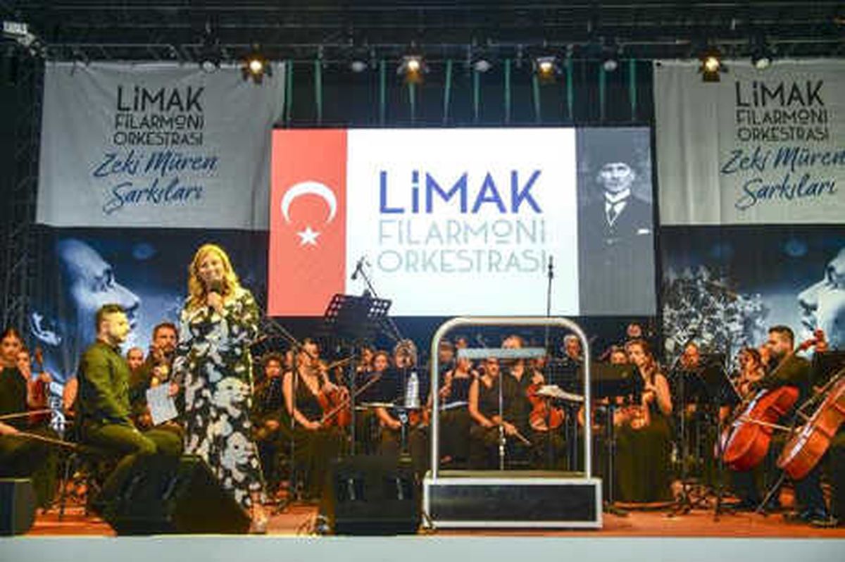 Çeşme\'de Konser Ziyafeti