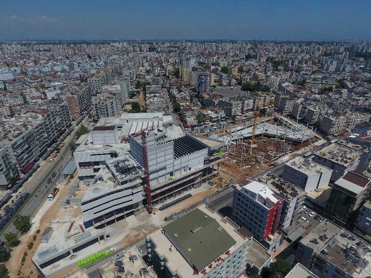 Doğu Garajı Kültür Merkezi Projesi\'nde Kaba İnşaat Bitti
