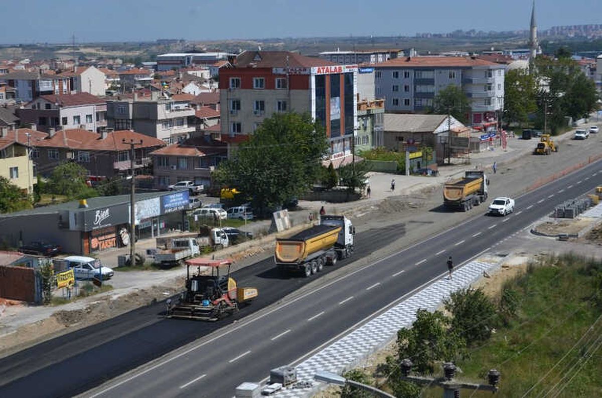 Edirne Caddesi\'nin Yarısı Tamam Sıra Diğer Yarısında