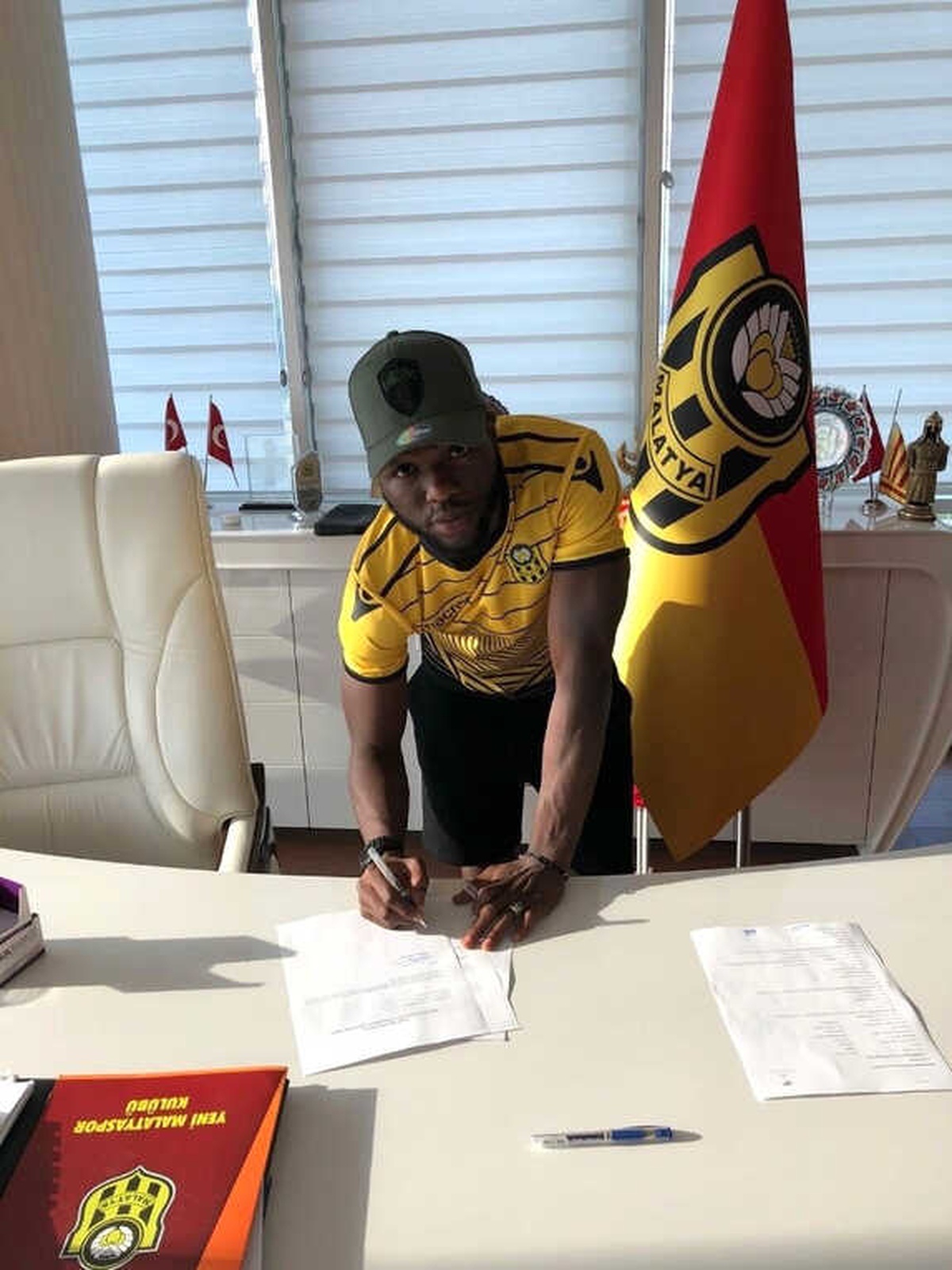 Evkur Yeni Malatyaspor, Ganalı Sulley Muniru ile 2 Yıllık Sözleşme İmzaladı