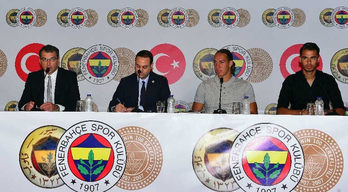 Fenerbahçe\'de Frey ve Reyes İmzaladı