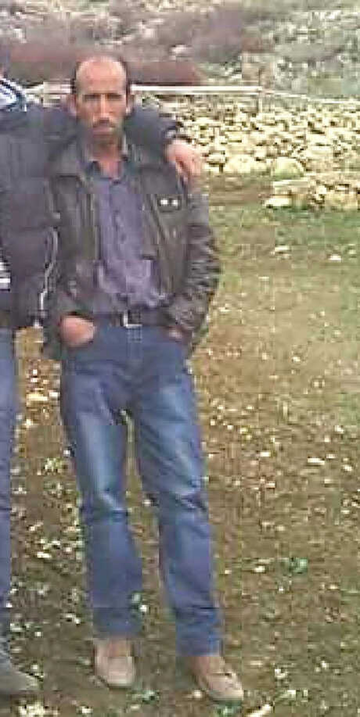 Kamyonet ile Motosiklet Çarpıştı: 1 Ölü, 1 Yaralı