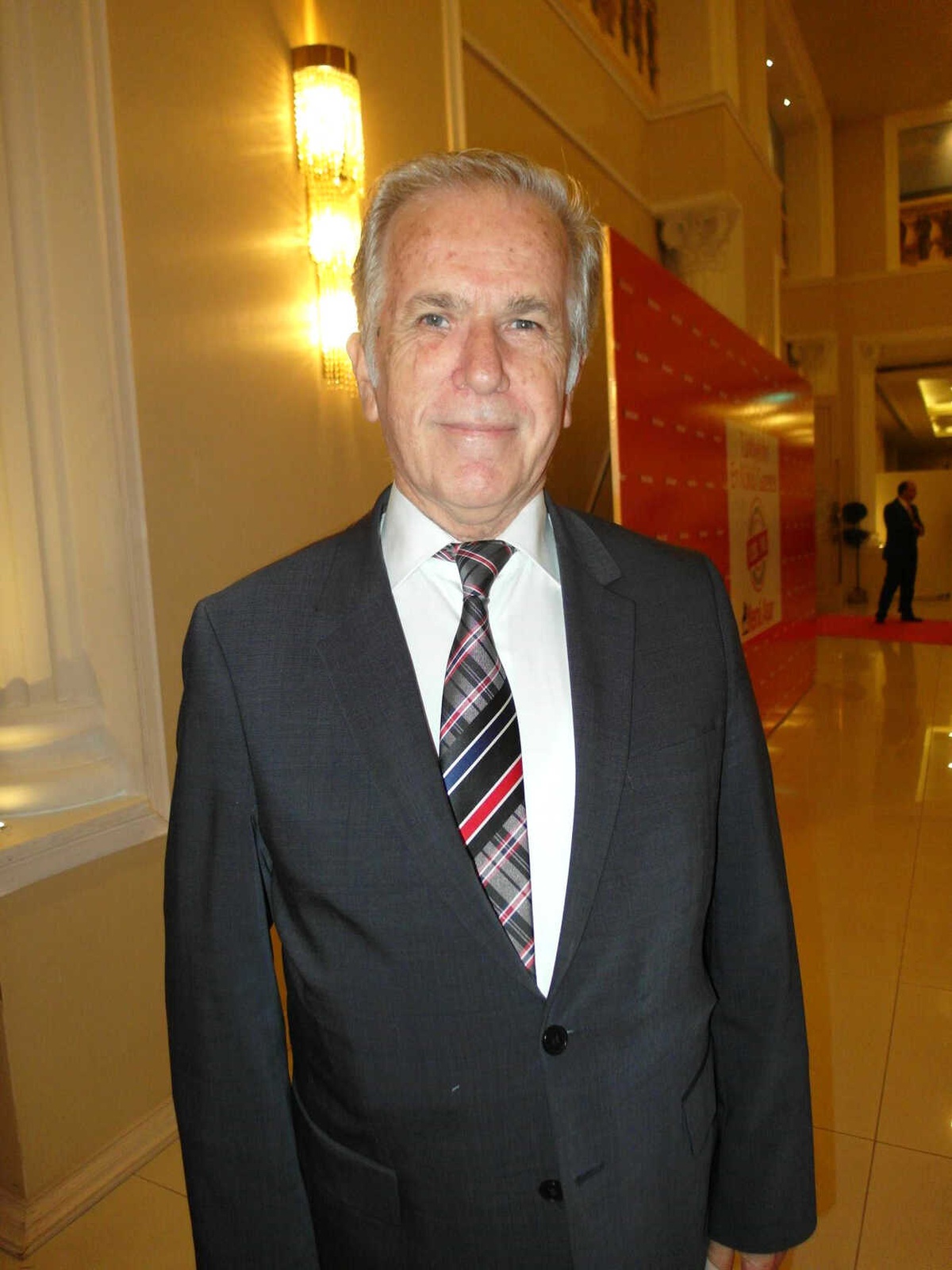 Kazançoğlu: "Türk Milleti İstiklalinden Vazgeçmez"