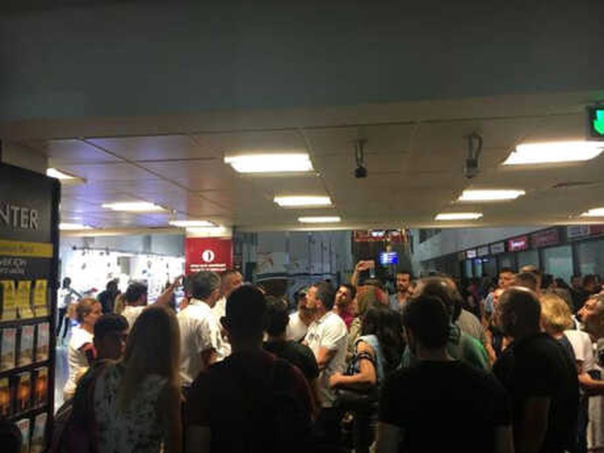 KKTC\'de Ek Mesai Görüşmelerinden Sonuç Çıkmazsa, Uçuşlar Yine Duracak