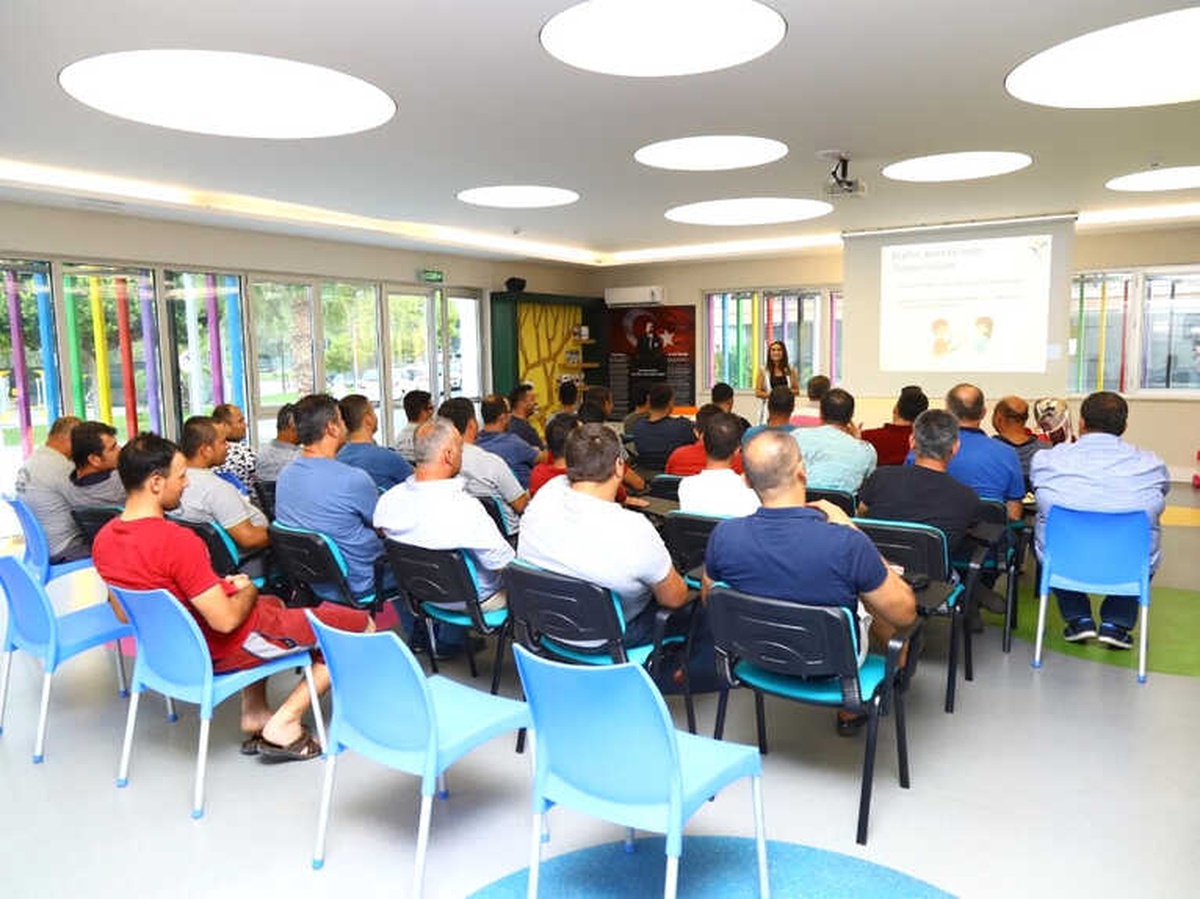 Manavgat Belediyesi Personeline İş Hayatı ve İletişim Semineri