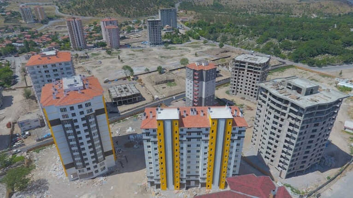 Melikgazi\'de 2 Blokta 92 Daire ve 6 Dükkan İhalesi