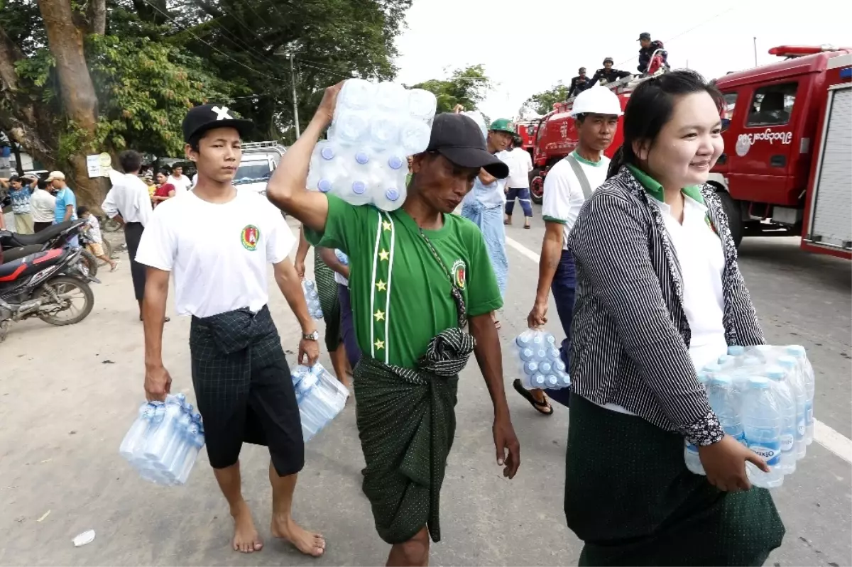 Myanmar\'da Köyler Sular Altında Kaldı: 50 Bin Kişi Tahliye Edildi