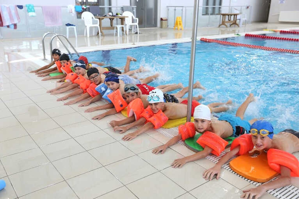 Öğrenciler Tatilin Keyfini Semt Konaklarında Çıkartıyor