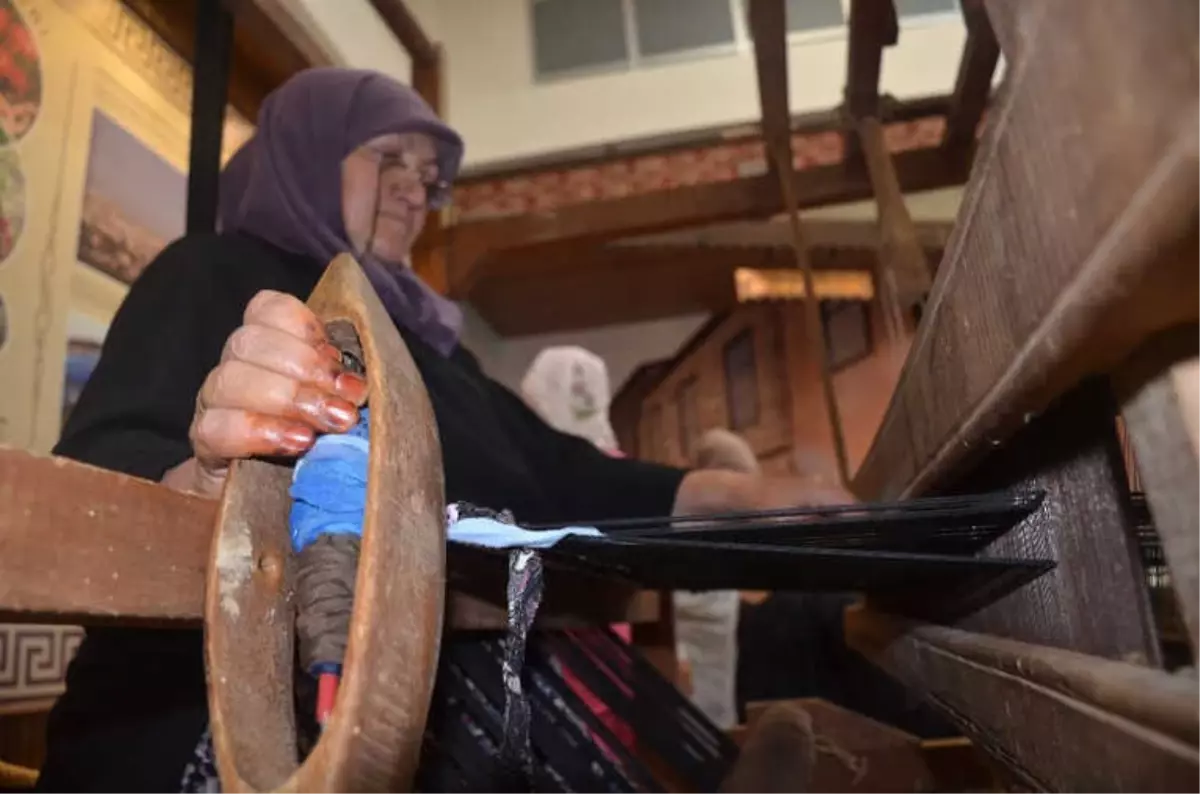 Pala Kilim Dokuma Bilecik\'te Yaşatılıyor