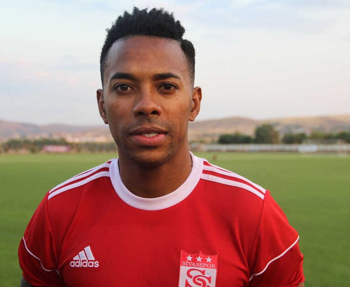 Robinho\'dan Var Sistemine Eleştiri