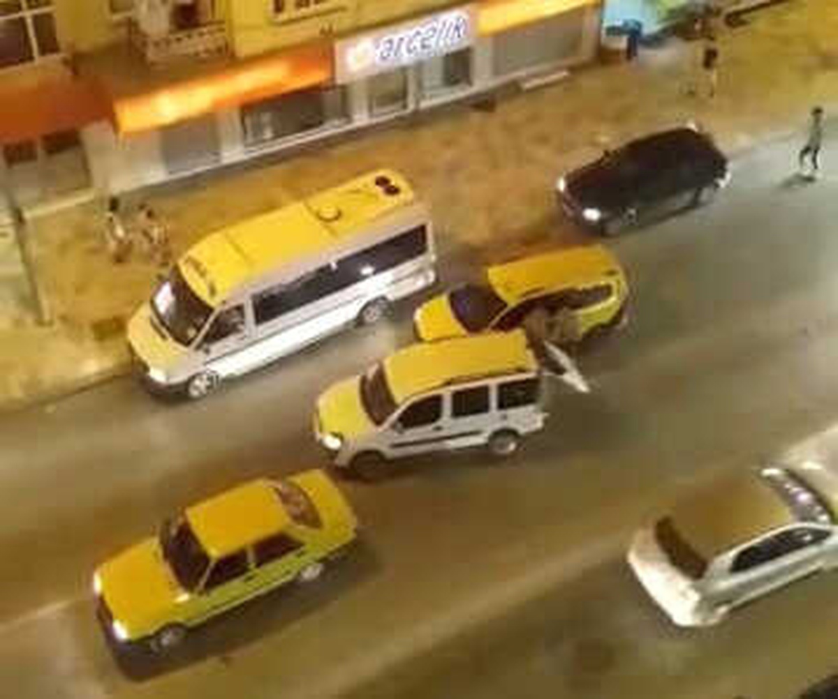 Şehir Magandaları Taksi Şoförüne Sokak Ortasında Dehşeti Yaşattı