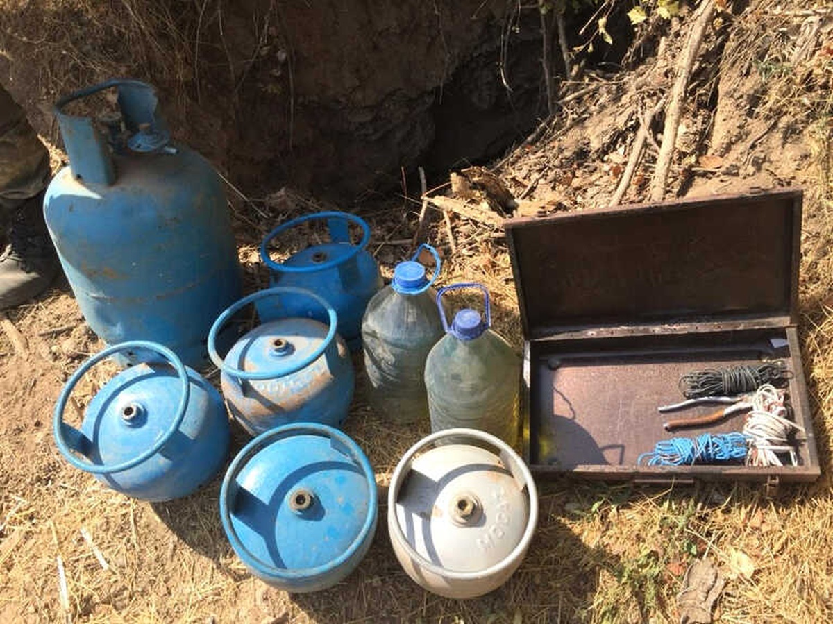 Siirt\'te Teröristlere Ait Sığınak Ele Geçirildi