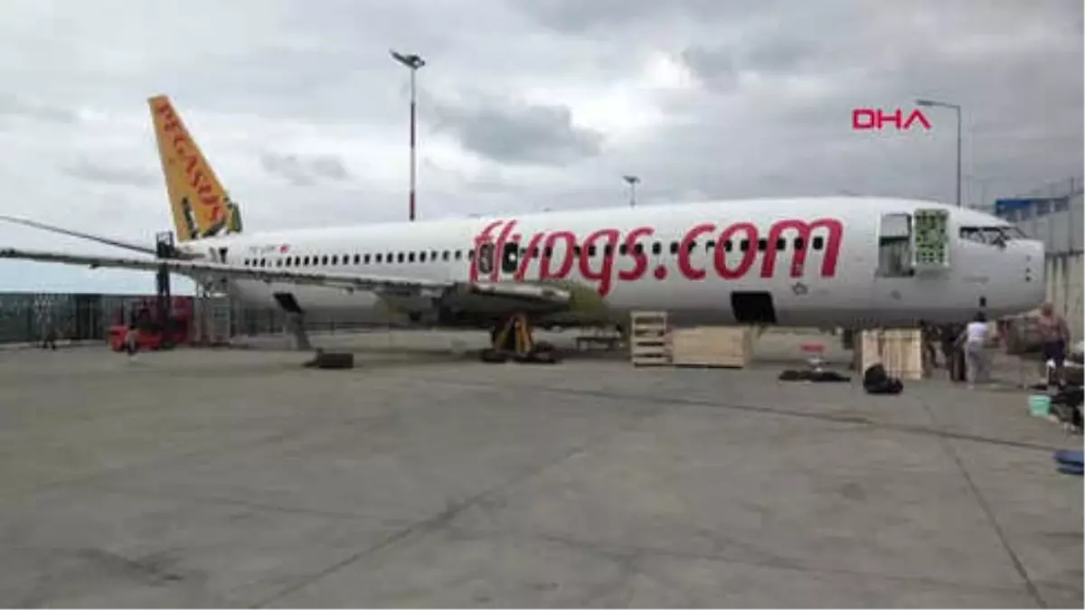 Trabzon Pistten Çıkan Uçak \'Millet Kıraathanesi\' Yapılacak Hd