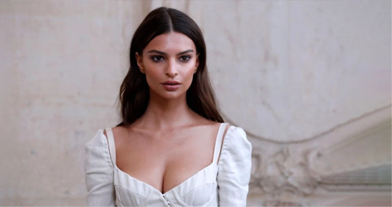 Ünlü Oyuncu Emily Ratajkowski, Banyo Pozlarıyla Sosyal Medyayı Salladı