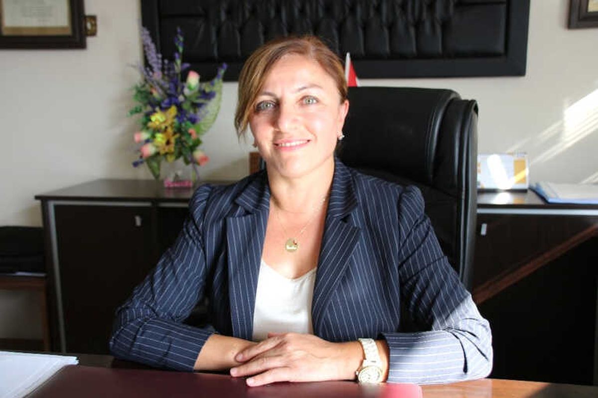 Varto\'nun İlk Kadın Mal Müdürü Kara Göreve Başladı