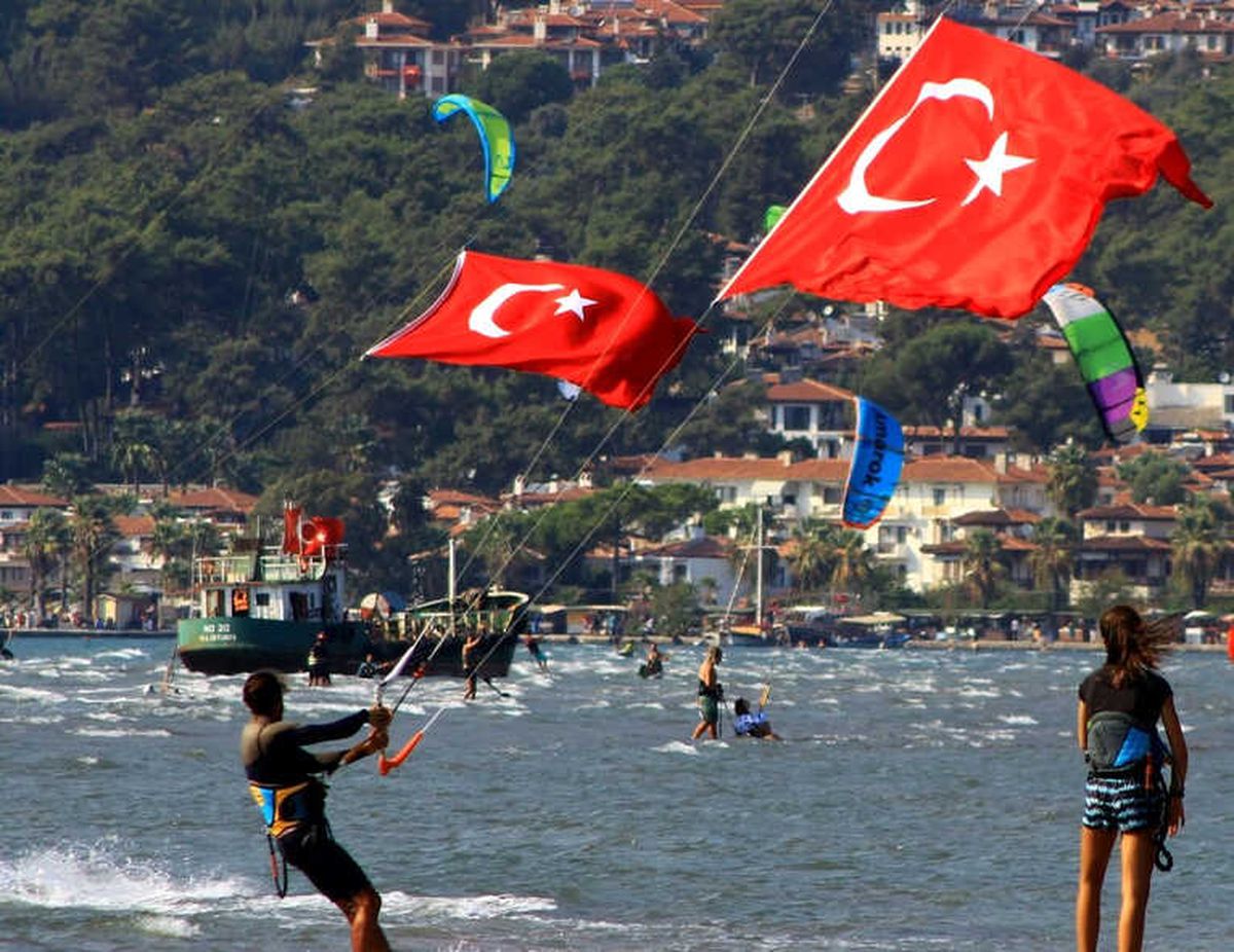 30 Ağustos\'u Denizde Kutladılar